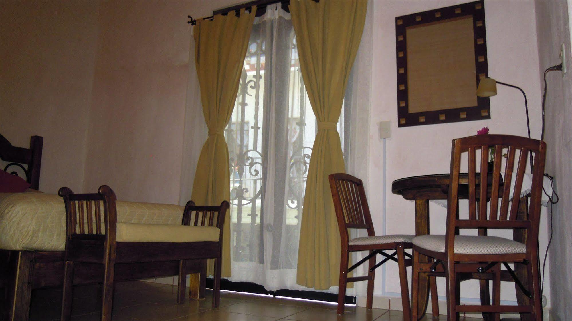 La Casa Del Laurel Hotel แท็กซ์โก เด อลาร์คอน ภายนอก รูปภาพ