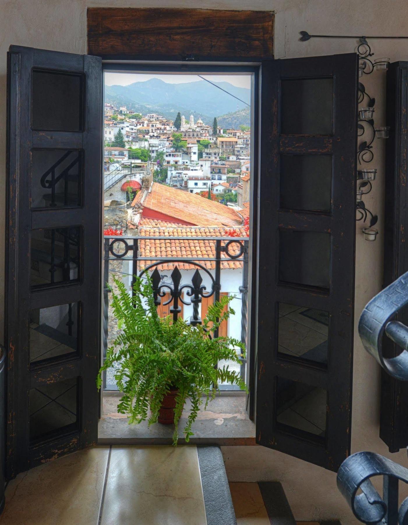 La Casa Del Laurel Hotel แท็กซ์โก เด อลาร์คอน ภายนอก รูปภาพ