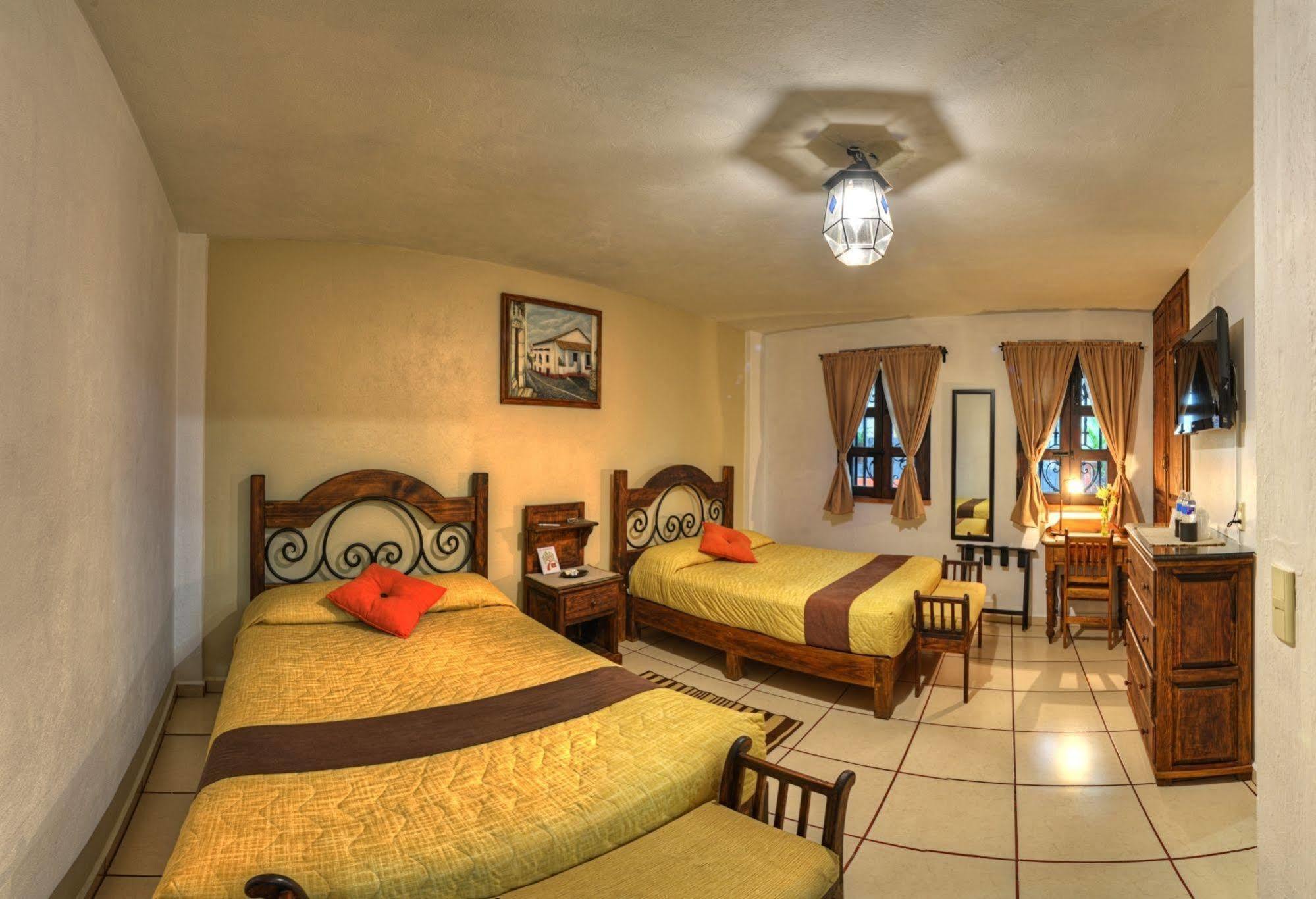 La Casa Del Laurel Hotel แท็กซ์โก เด อลาร์คอน ภายนอก รูปภาพ