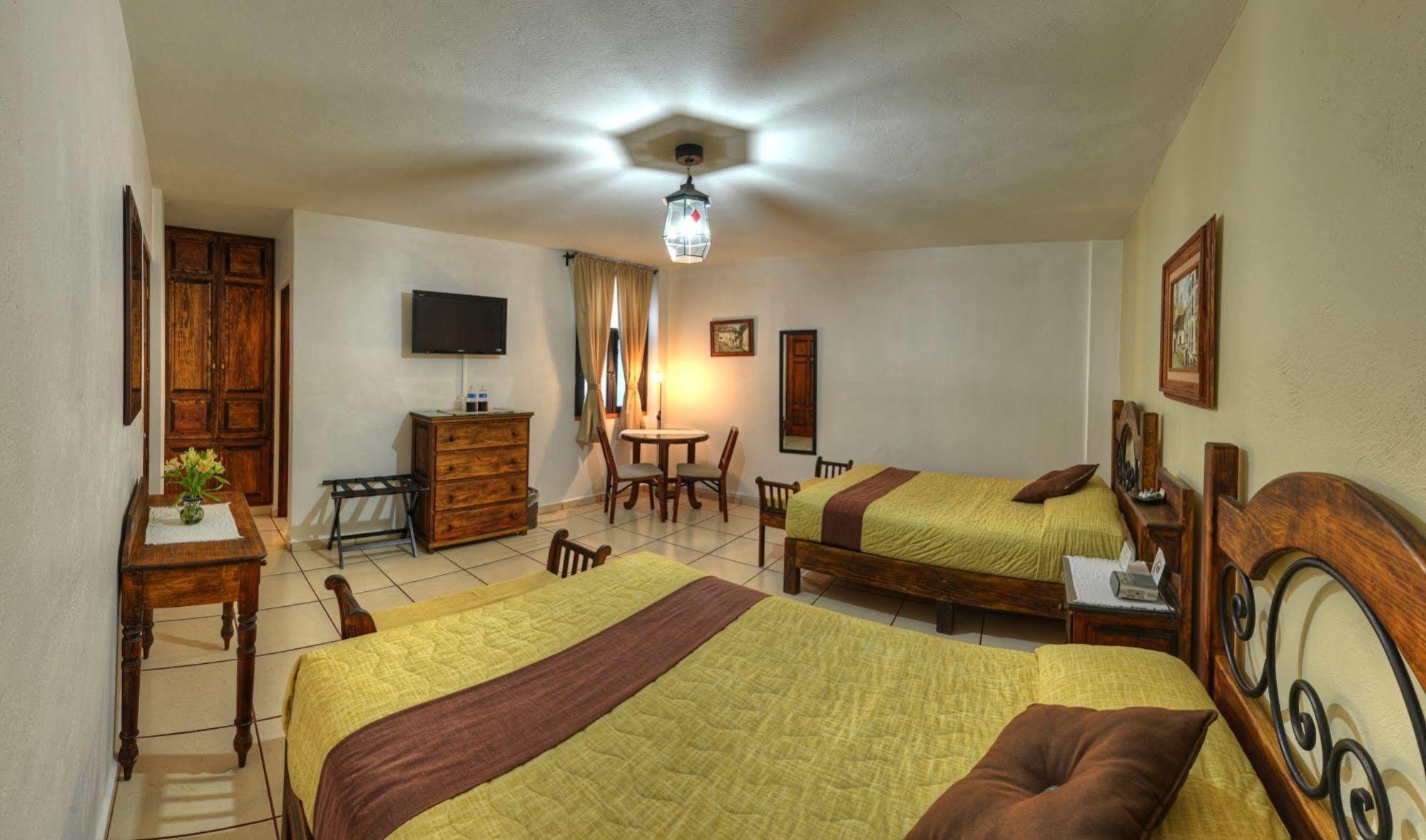 La Casa Del Laurel Hotel แท็กซ์โก เด อลาร์คอน ภายนอก รูปภาพ