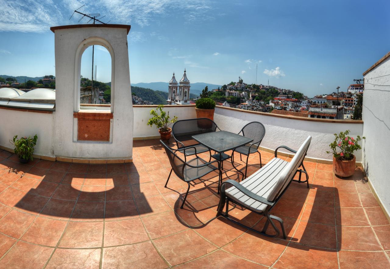 La Casa Del Laurel Hotel แท็กซ์โก เด อลาร์คอน ภายนอก รูปภาพ