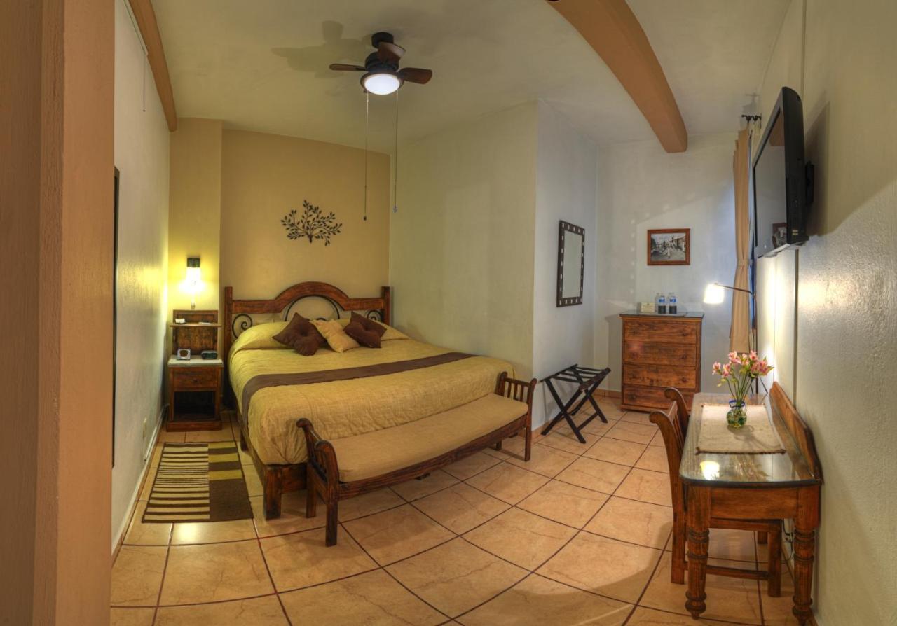 La Casa Del Laurel Hotel แท็กซ์โก เด อลาร์คอน ภายนอก รูปภาพ